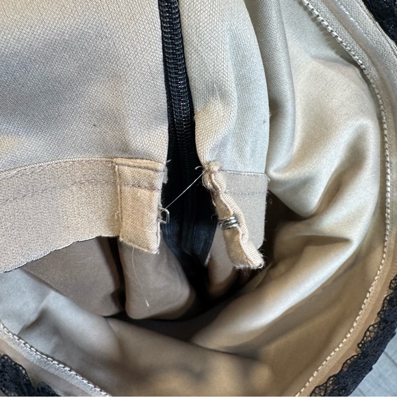 MiMi Maternity Elegant Black Pleated Lace Cocktail Wedding Top - Large - Picture 8 of 8